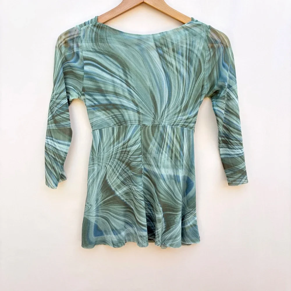 Sweet Pea Going Out Top Womens Small Green Abstract Mesh Twist Front 3/4 Sleeve - Picture 2 of 6